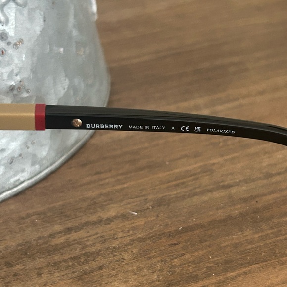 Burberry sunglasses - Picture 9 of 12